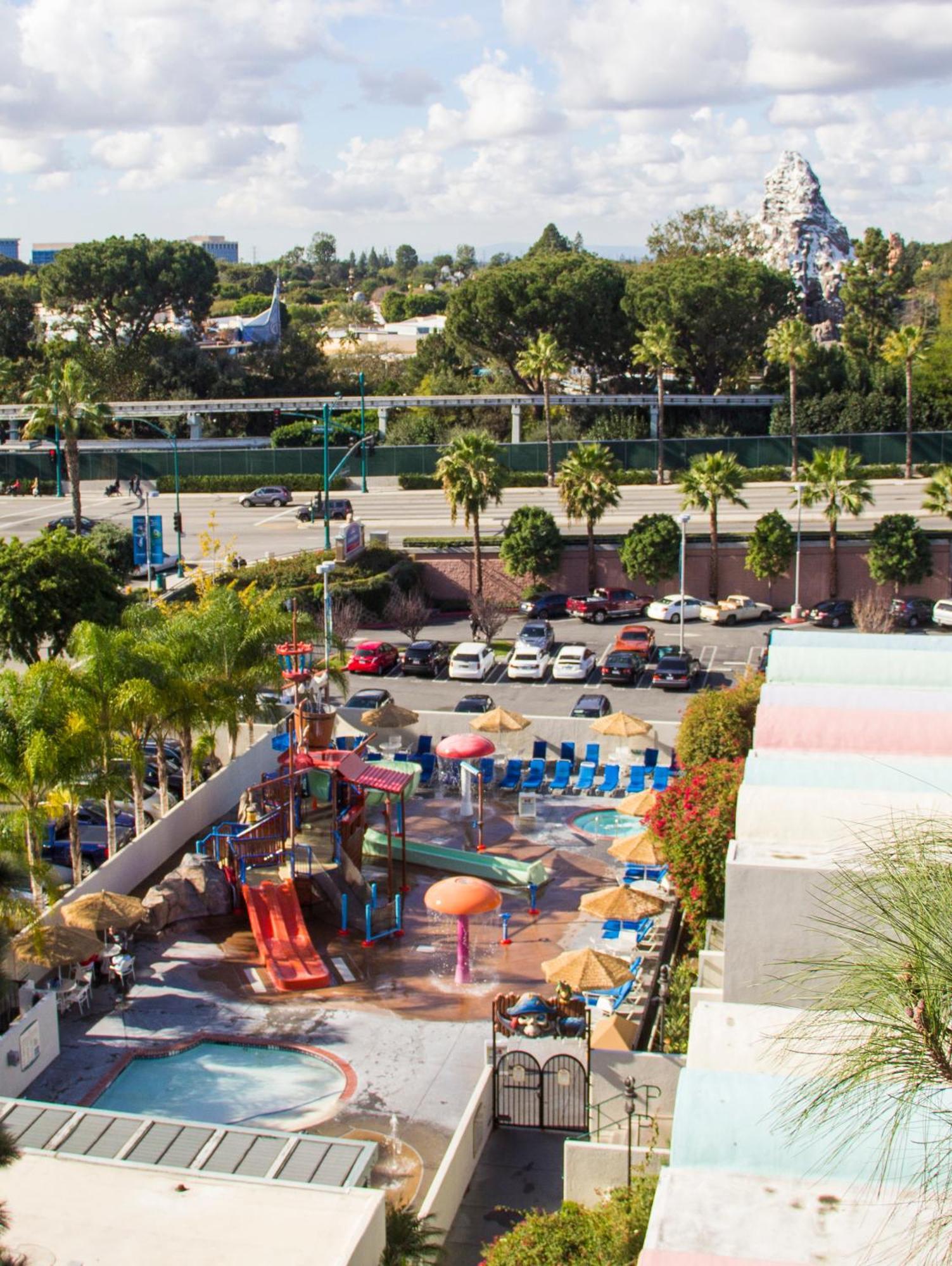 Howard Johnson By Wyndham Anaheim Hotel & Water Playground Eksteriør bilde